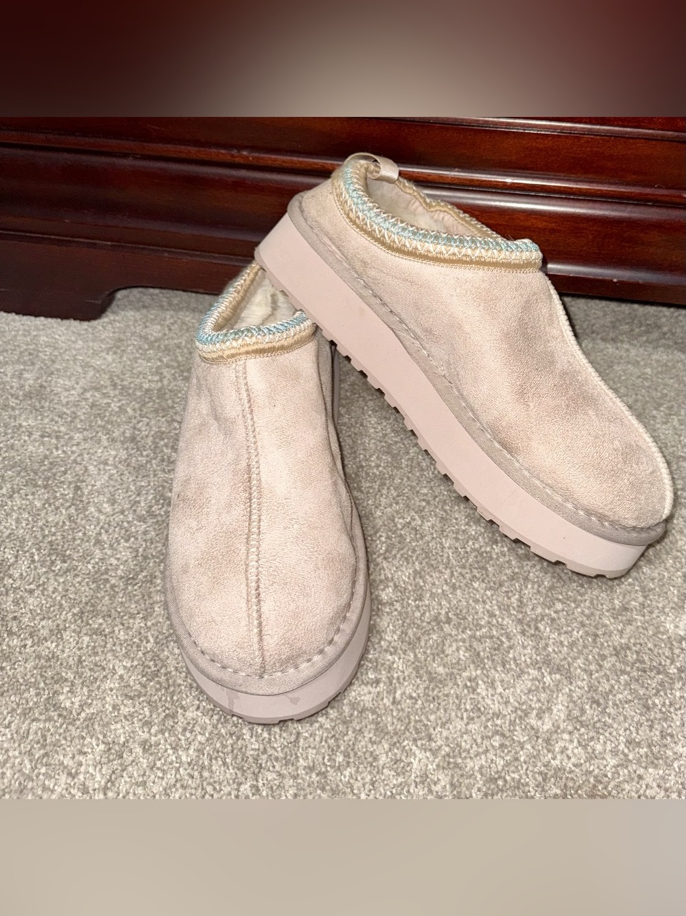Women’s Light Pink Platform Slippers Plush Lined Braided Trim Size 9